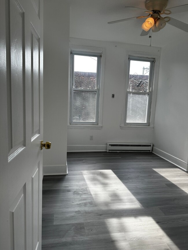 Photo - 2260 N 15th St