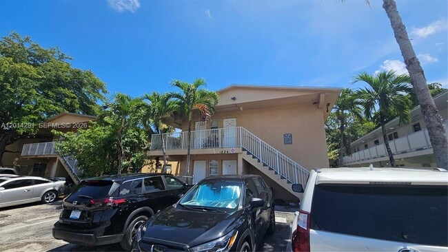 Building Photo - 1524 SW 5th Pl Unit B