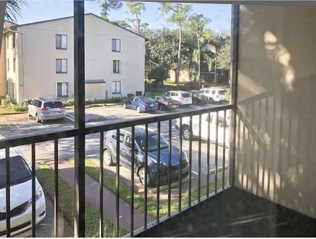 Building Photo - 209 Foxtail Dr Unit D2