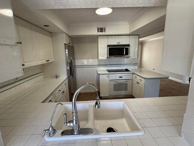 Photo - 349 NE 31st St