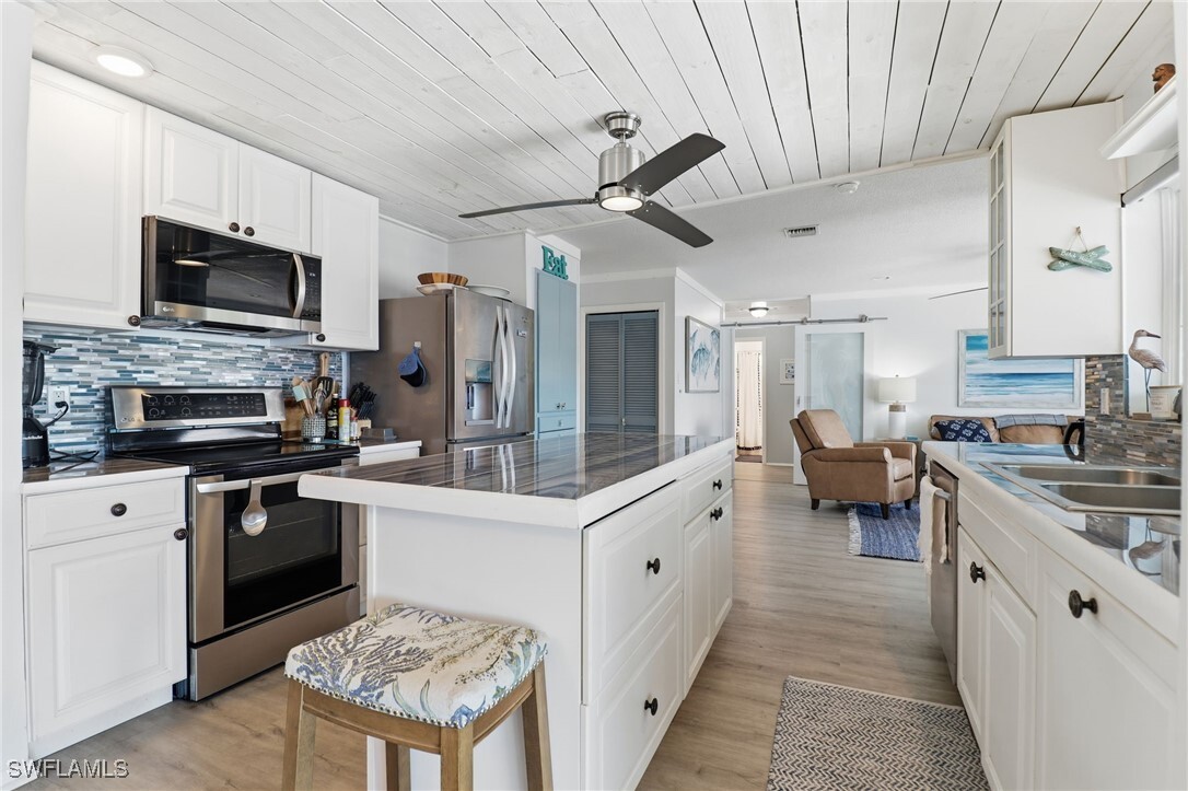 Photo - 2211 Bayview Rd