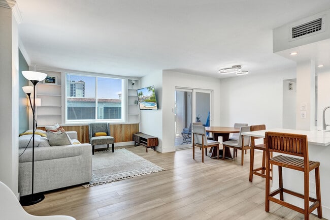 Photo - 1600 SE 15th St Unit 400