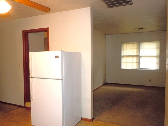 Photo - 831 Strong Unit A