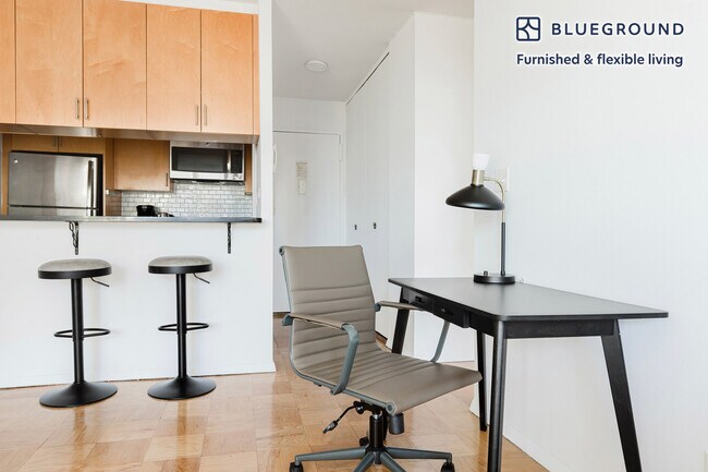 Photo - 200 E 72nd St Unidad FL34-ID2179