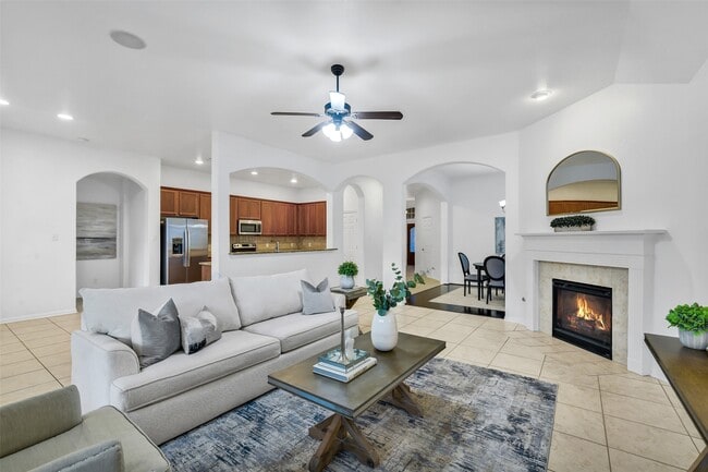 7014 Spruce View Ct
