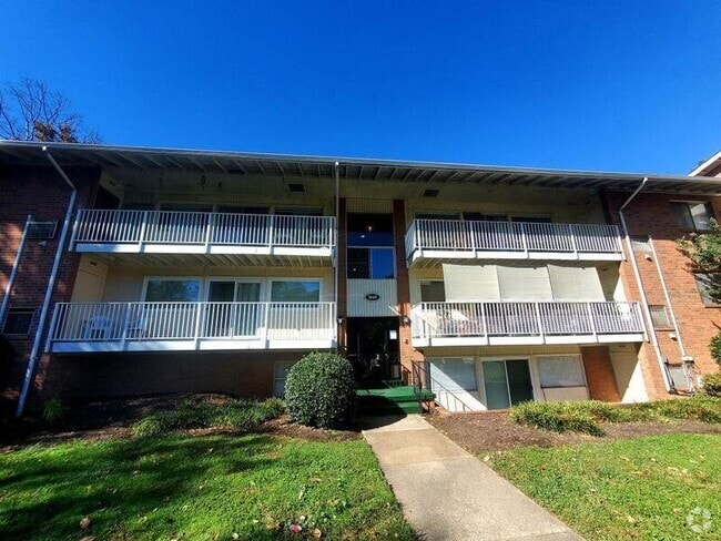Building Photo - 5604 Crenshaw Rd Unit 1512 Rental