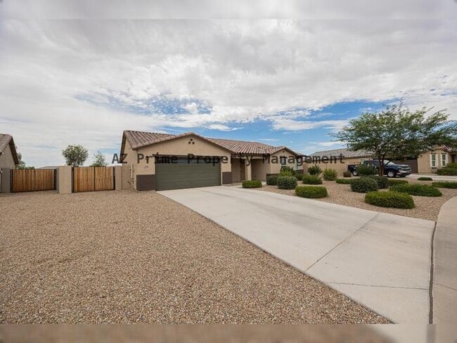 Building Photo - 28 S Naples Ln