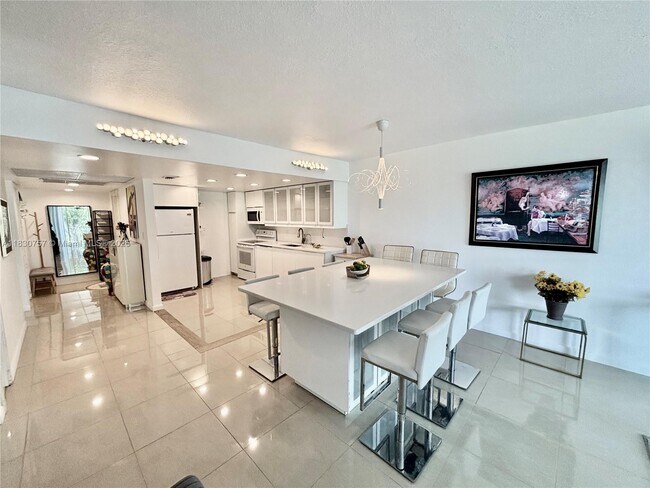 Photo - 3051 S Palm Aire Dr Condo Unit 201