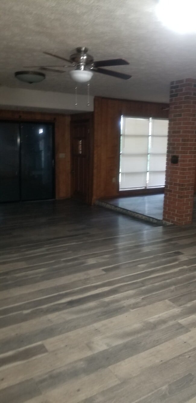 Den, another dining/living area combo - 1339 Wooddell Dr Unit 1339 Wooddell Dr. Front h