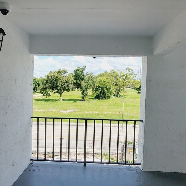 Photo - Cozy 2Bed 2Bath Apartment Unit 313