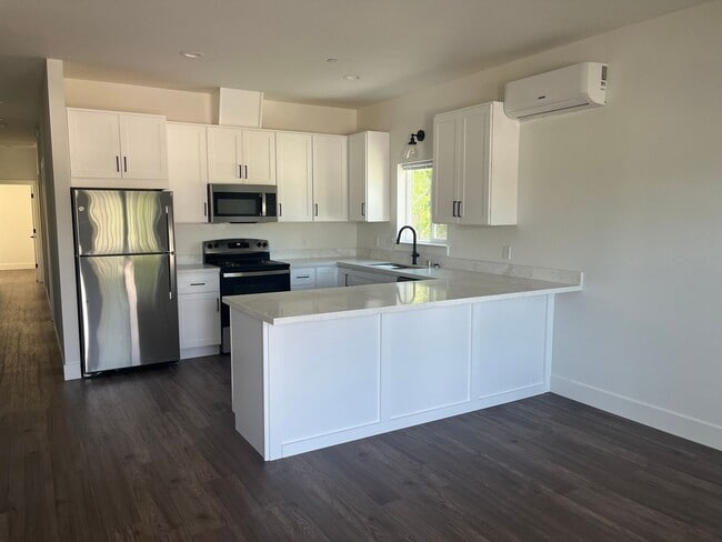Photo - Newly built homes with City of Redding solar!