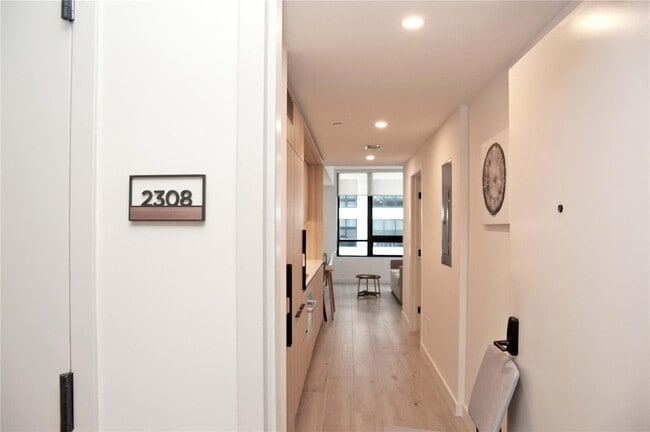 Building Photo - 225 N Miami Ave Unit 2308