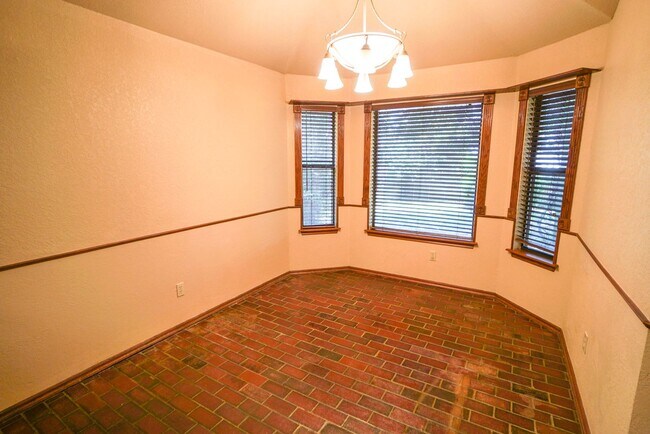 Photo - 3 bed/2 bathroom near State Highway 9