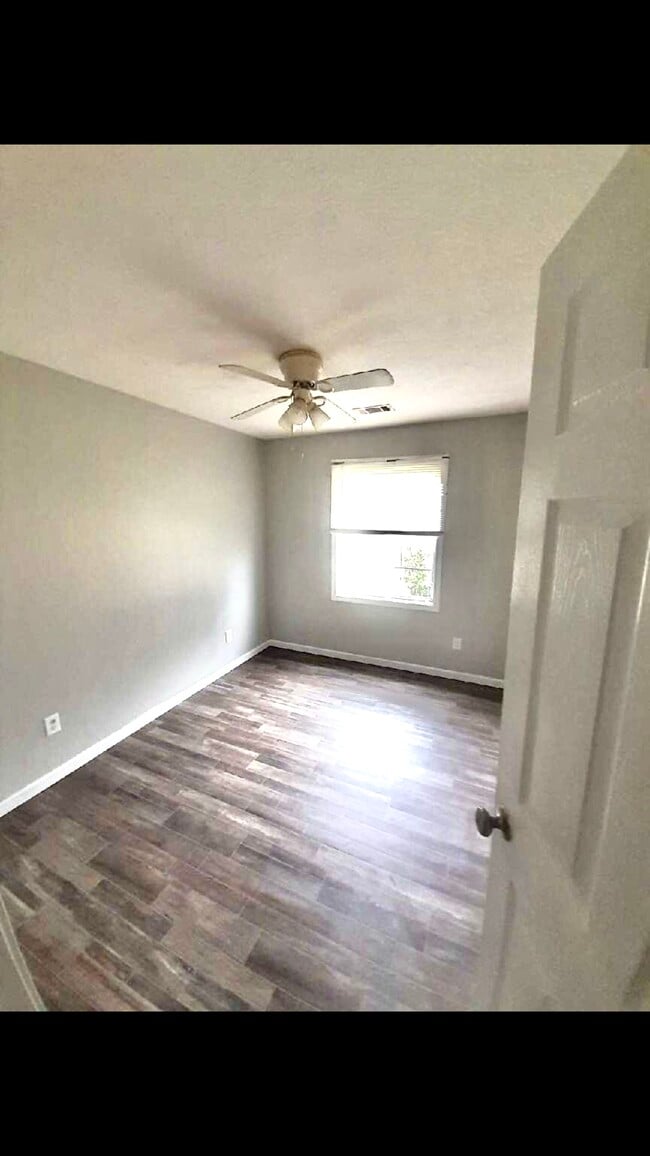 Photo - 213 College Ave