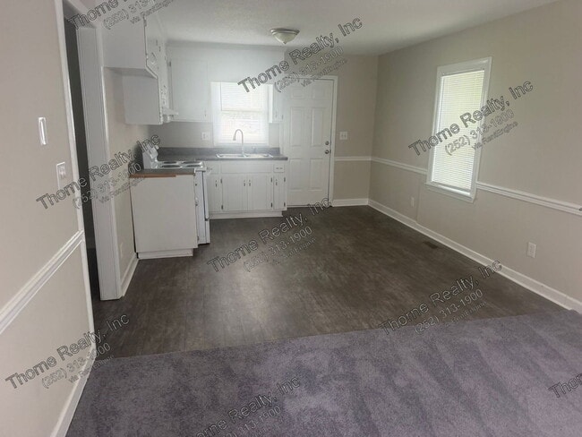 Photo - 1418 Davis St