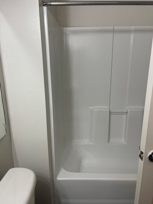 Pinewoods Circle Apartments Romulus, MI