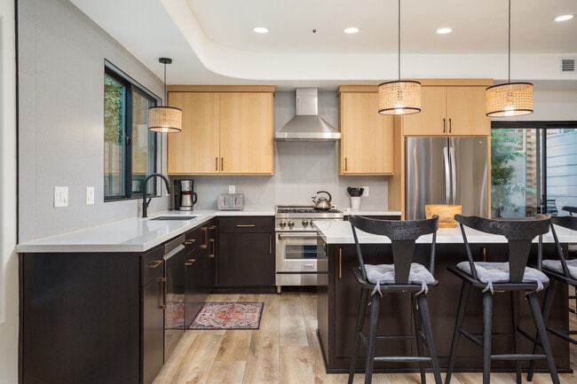 beautiful kitchen - 162 Avenida Florencia Unit 2
