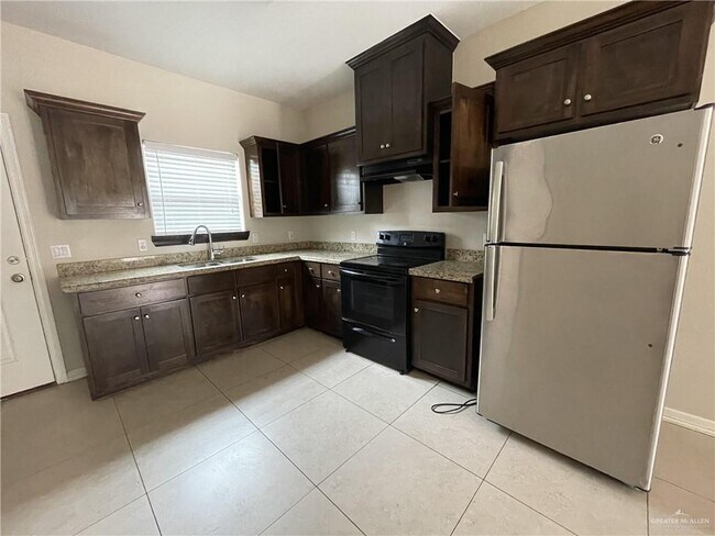 2711 E Garfield Ave Unit 4