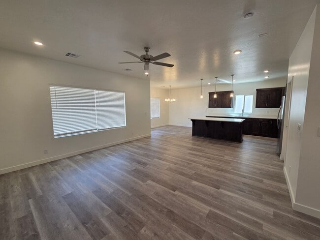 Photo - 1471 E White Desert Dr