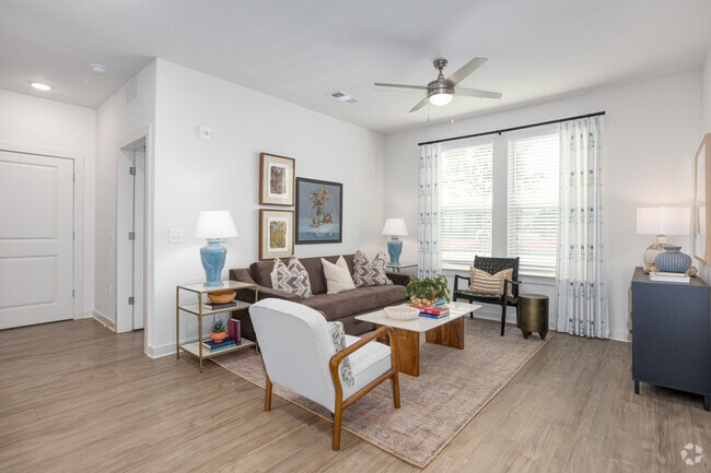 2BR, 2BA - 992SF - Living Room
