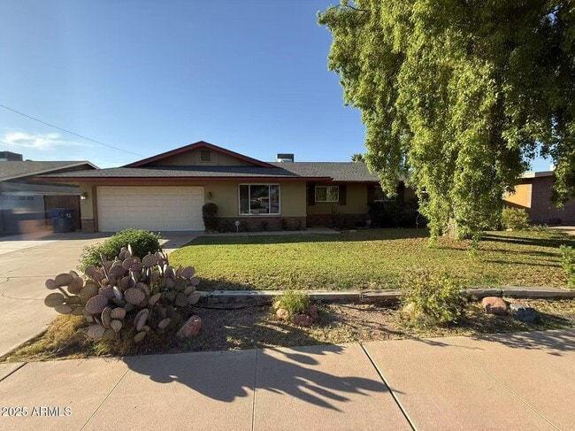Building Photo - 1162 E Alameda Dr Rental