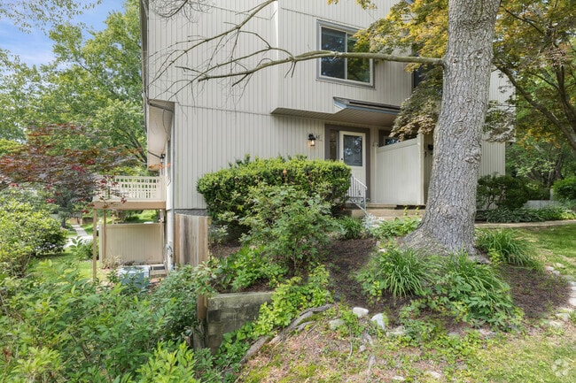Building Photo - 48 Eastford Ct Rental