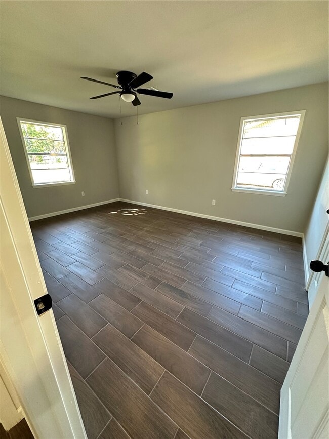 Photo - 1413 Forehand St