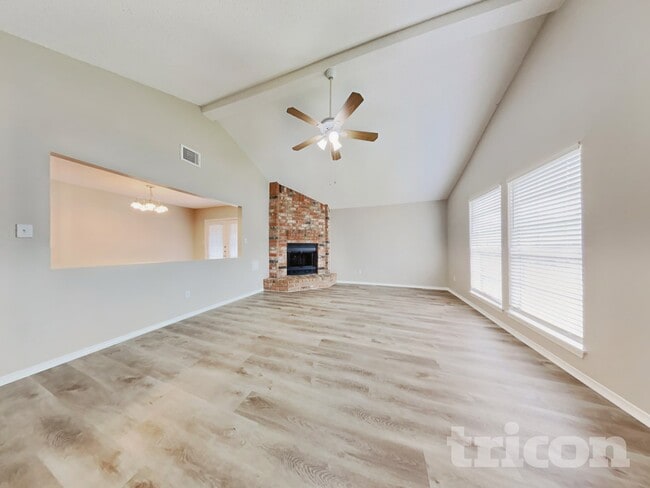 3227 Rockdale Dr