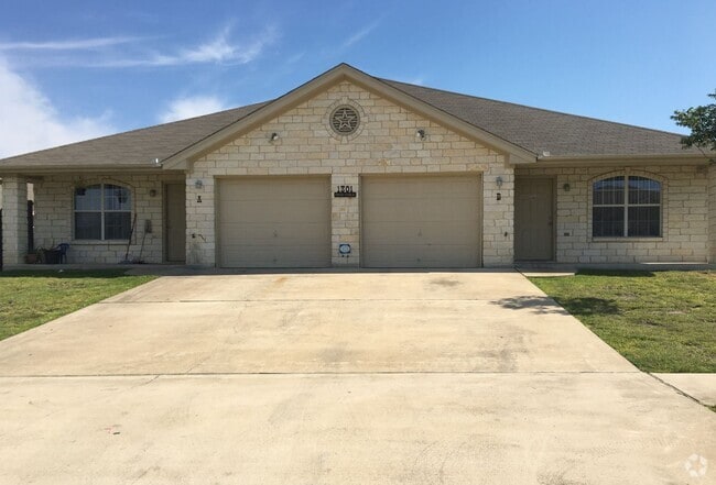 Building Photo - 1301 Powder River Dr Rental