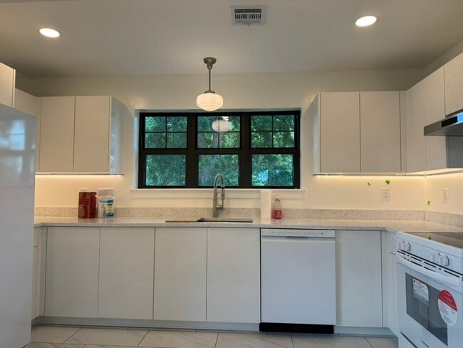 Kitchen - 1220 S Owasso Ave Unit Tracy Park ADU