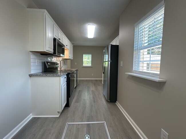 Photo - 538 Warnock St