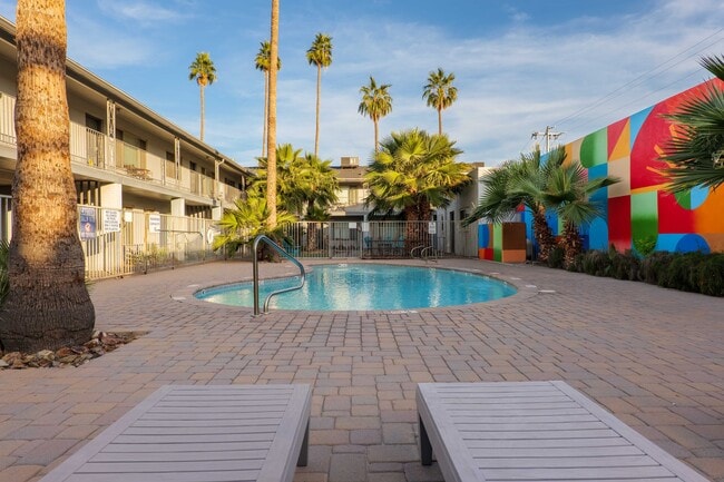 Building Photo - 1333 E Thomas Rd Unit 110