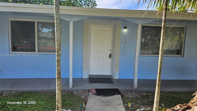 Photo - 1040 N 70th Ave