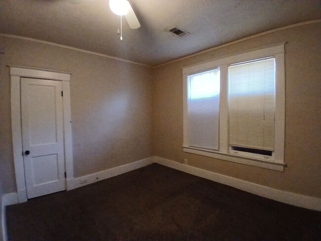 Photo - Newly Renovated 1BR/1BA Duplex near U of M