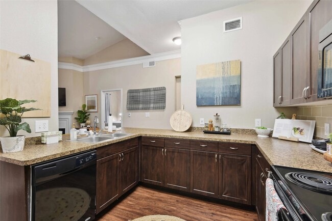 Photo - 6607 Brodie Ln Unit B5.826