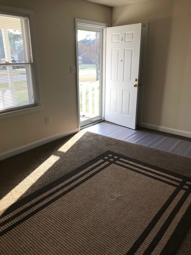 Photo - 603 Hemphill St