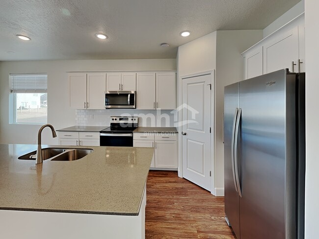 Photo - 226 N Dry Crk Rd