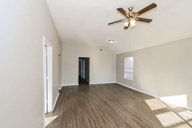 Photo - 5979 Prairie Cove