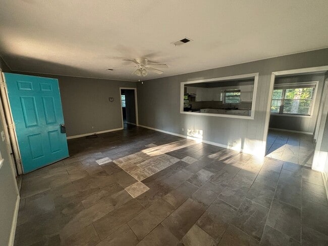 104 Narrows Dr