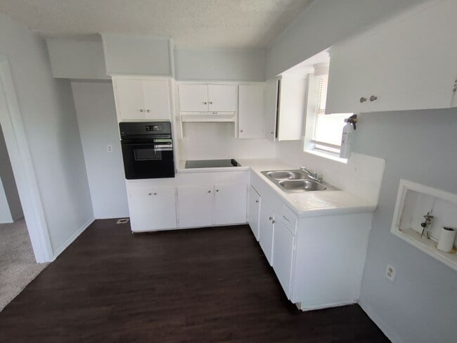 Photo - 1905 Kent Dr