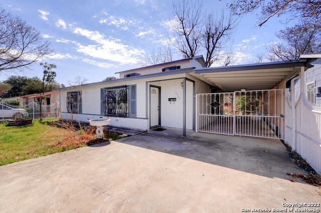 Photo - 2222 Beechaven Dr House
