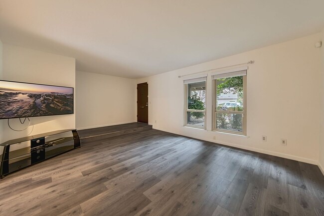 Photo - 317 Bridge Pl