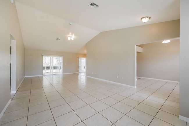 Photo - 401 SE 18th St