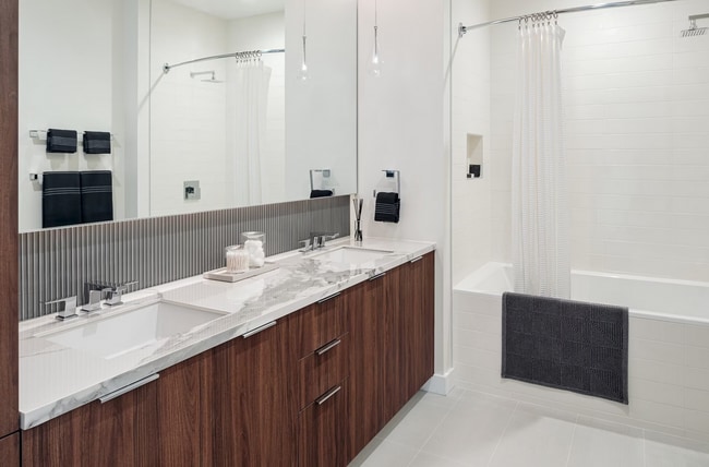 Photo - 1944 N Field St Unidad 118.9