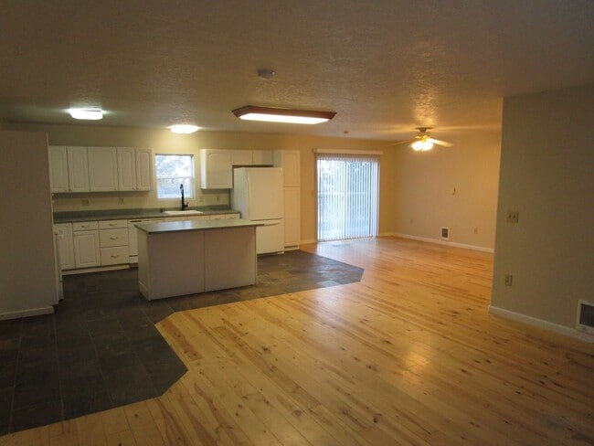 Photo - 7110 Teenie Rd
