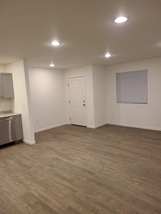 Photo - Duplex Right Side