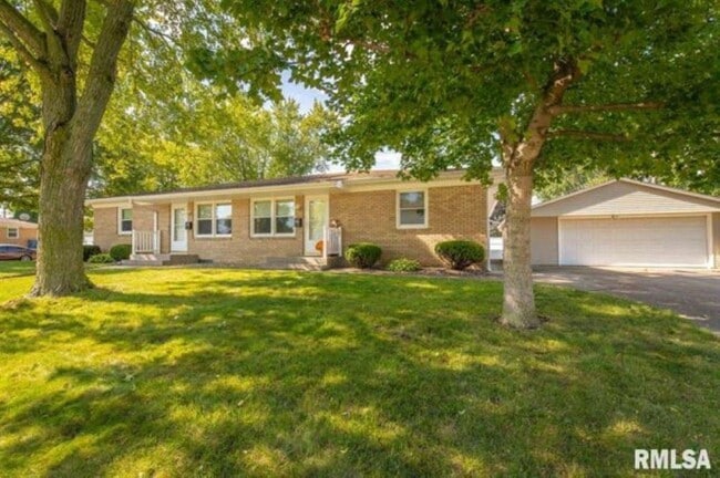 Building Photo - 3161 5th St