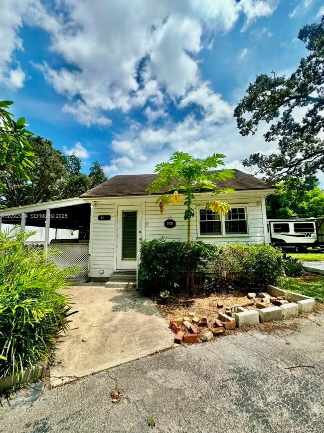 2151 N Krome Ave Unit 1