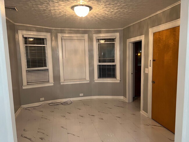 Photo - 375 Military Rd