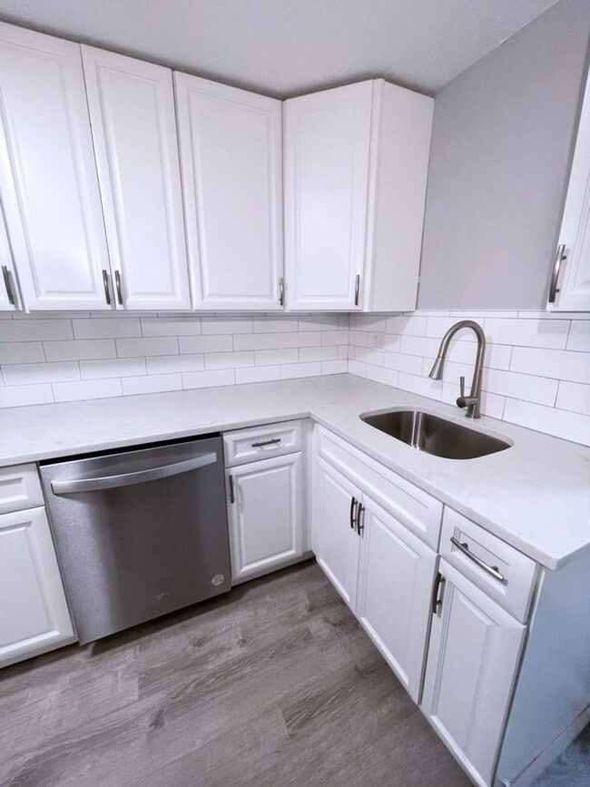 Photo - Experience Elevated Living in the Heart of Mt. Washington! Unidad Apt 1